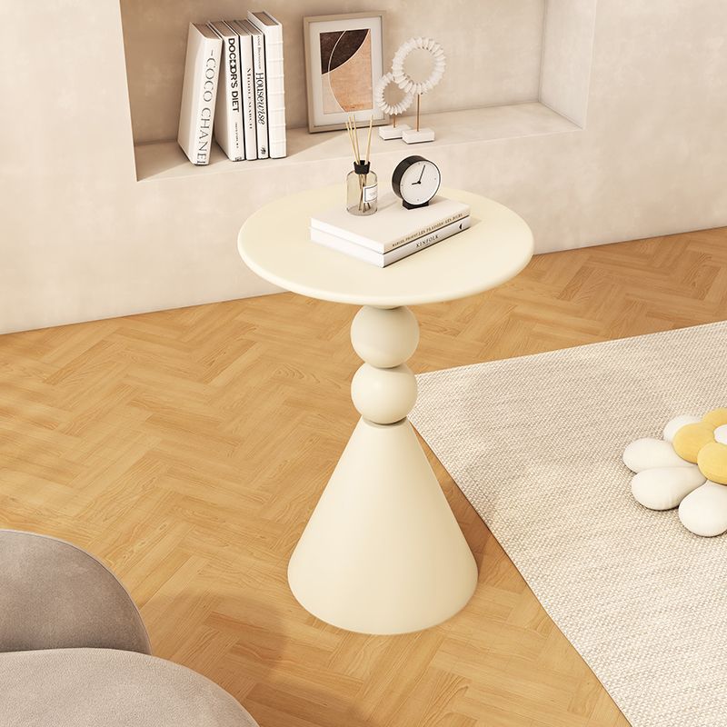 Mesa auxiliar nórdica de hierro forjado para apartamentos pequeños, estilo crema para sala de estar, mesa de centro redonda creativa, mesa auxiliar de cristal para sofá, sencilla y moderna.