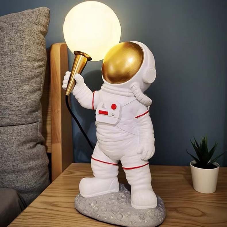 Astronaut Lamp Image 5
