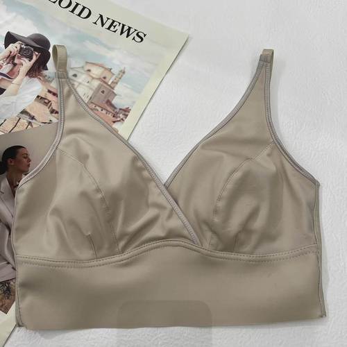 Spring and summer new glossy seamless underwear 2303 deep v French sexy pure desire ultra-thin big breasts showing small bra vest