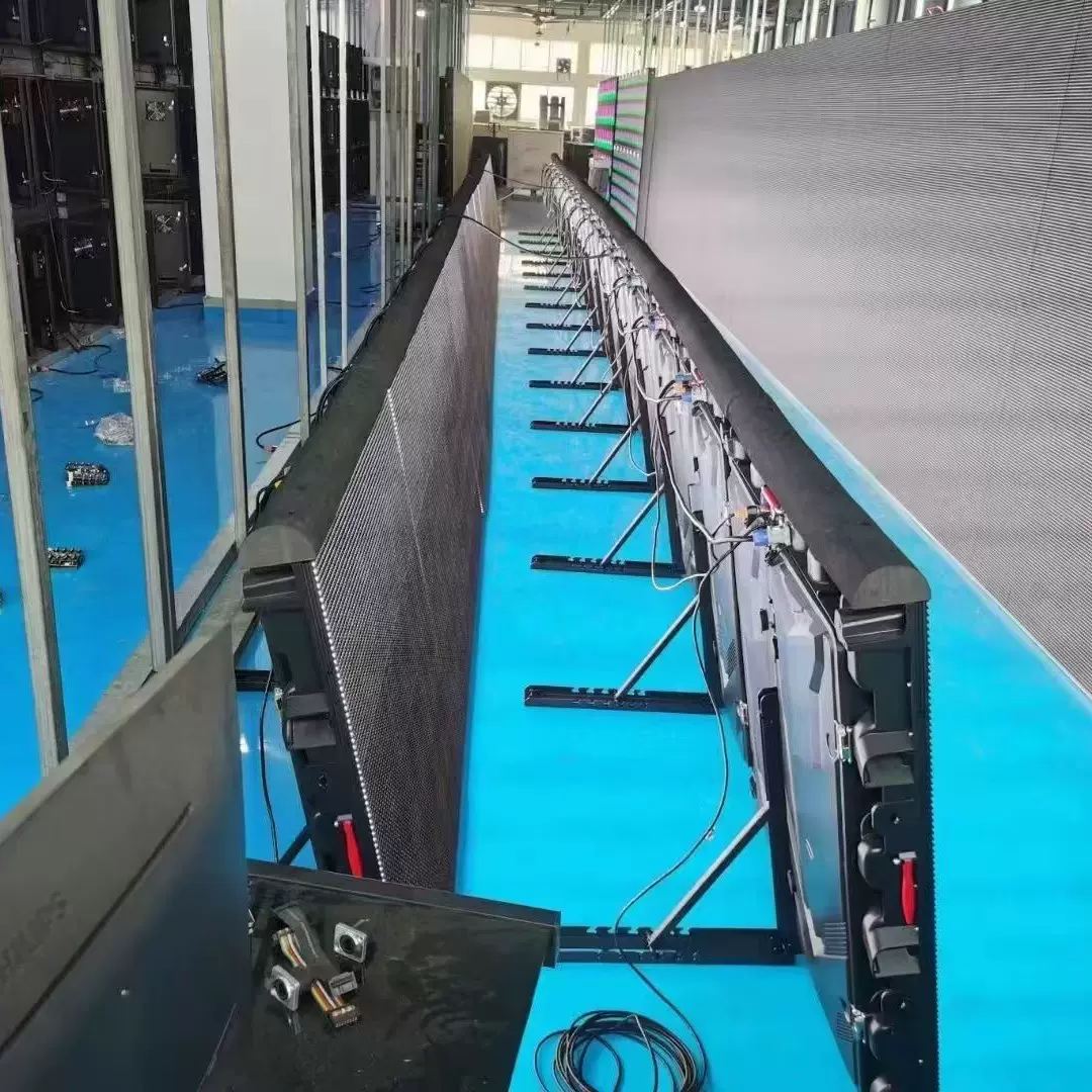 LED户外足球场显示屏室内篮球场LED显示屏LED显示屏广告播放