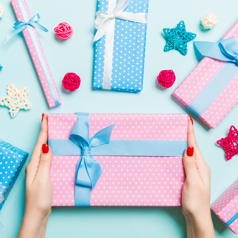 Fábrica en stock pequeño punto papel de regalo clásico lunares a rayas caja de regalo a cuadros regalo ramo de papel de regalo