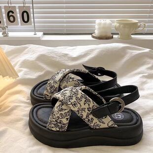 [New Chinese] Sandals Women's Summer 2024 New Style Outer Wear Small Chanel Style Thick Bottom Increased Beach Wide Foot Sports Super Fairy