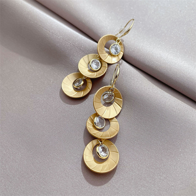 Personality Ear Hook Groove Round Zircon Earrings Korean Style Simple Earrings display picture 4