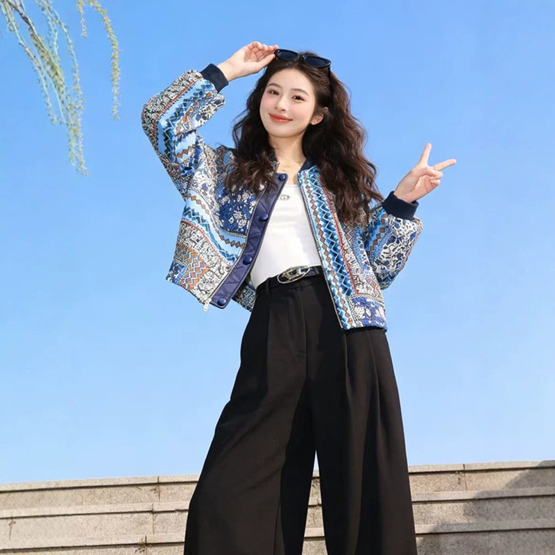 Casual, loose-fitting, high-end women's short jacket, spring 2026 new model, extremely stylish, unique and niche jacket top