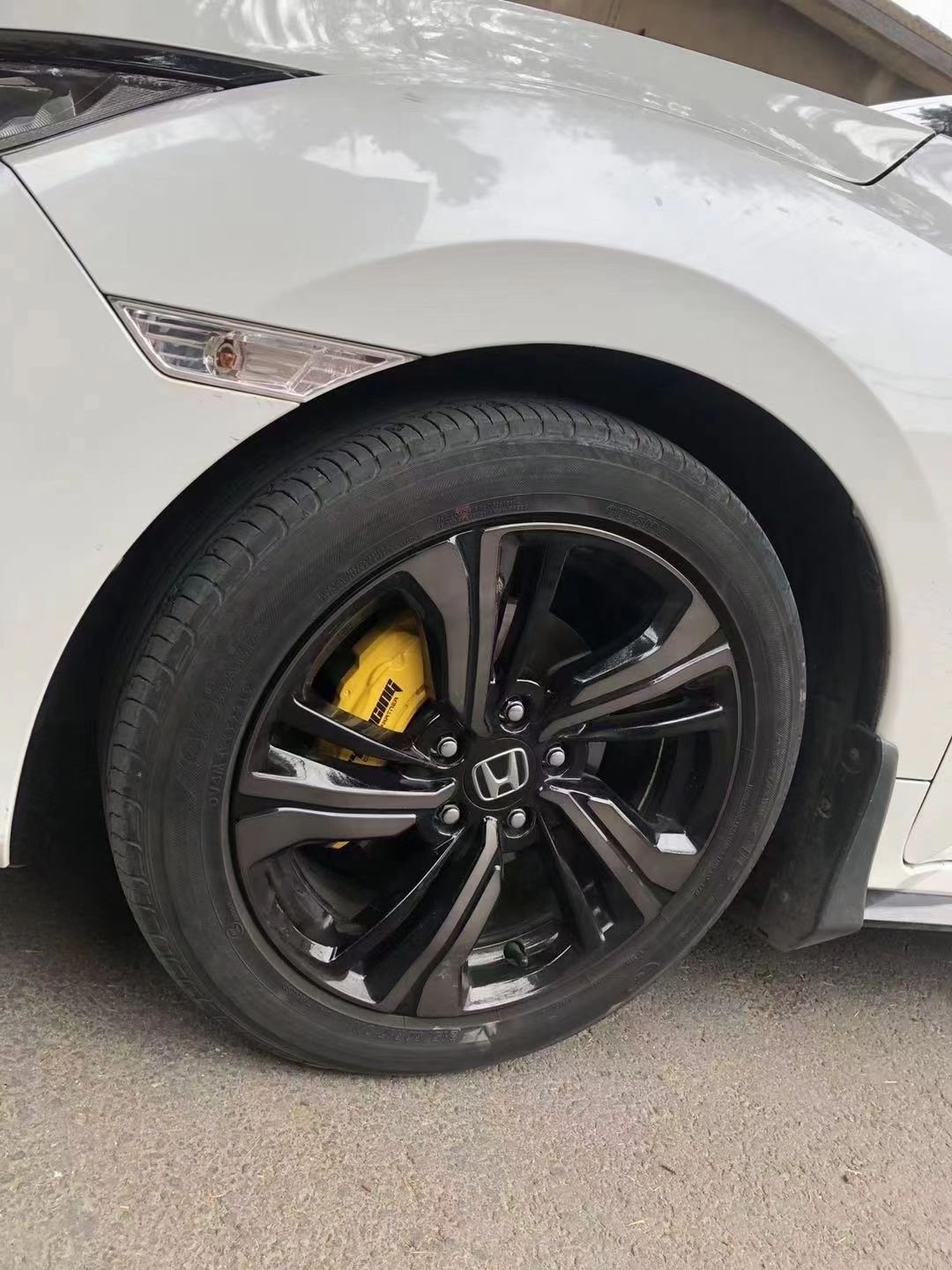 Suitable for Mercedes-Benz A-Class, B-Class, C-Class, E200-Class Caliper Covers Glaglb/Cla Aluminum Alloy Amg Brake Modification and Color Change