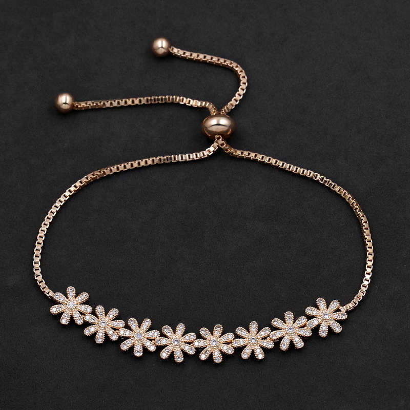 Adjustable elegant bracelet with zircon