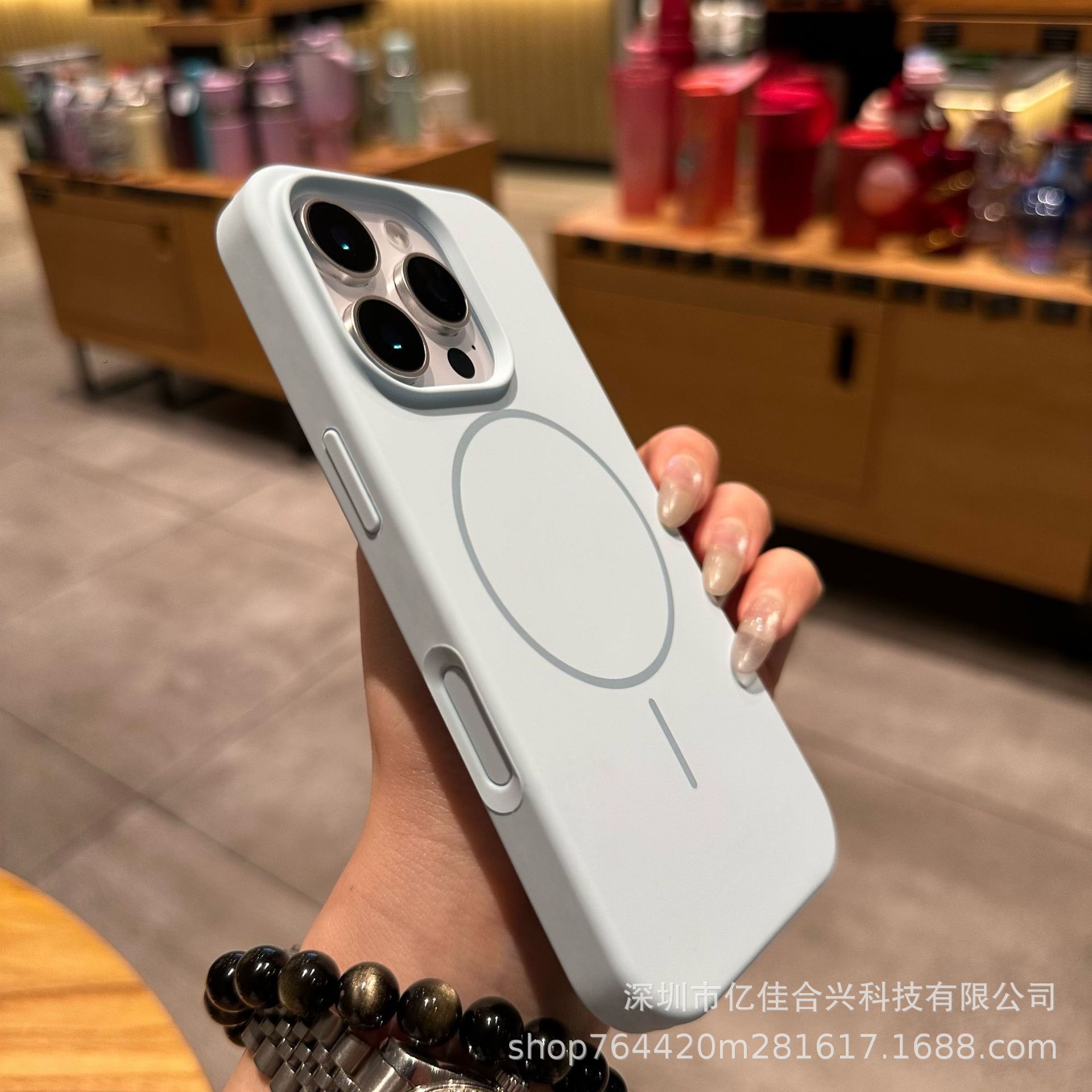 Funda de silicona líquida con anillo magnético y botón de IA anticaída todo en uno, compatible con Apple 17, iPhone 16 y iPhone 14 (orificio grande)