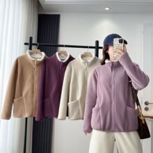 ��aŮ�b�ڶ����ﶬ�ů�ӽq�Ӻ��������e�@�ݰٴ����I������Ʒ