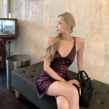 ��ʽ�͹��L��ɫ���c����ȹŮ�ļ����������@��V�I¶���Ը��B��ȹ