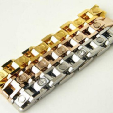 Low price factory price foreign trade jewelry wholesale new lettering 18K gold titanium steel women's classic tank bracelet Low price factory price foreign trade jewelry wholesale new lettering 18K gold titanium steel women's classic tank bracelet