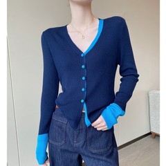 ブルー V ネックコントラストカラーステッチ長袖ニットカーディガン女性のための春 2025 新しい気質セータージャケット