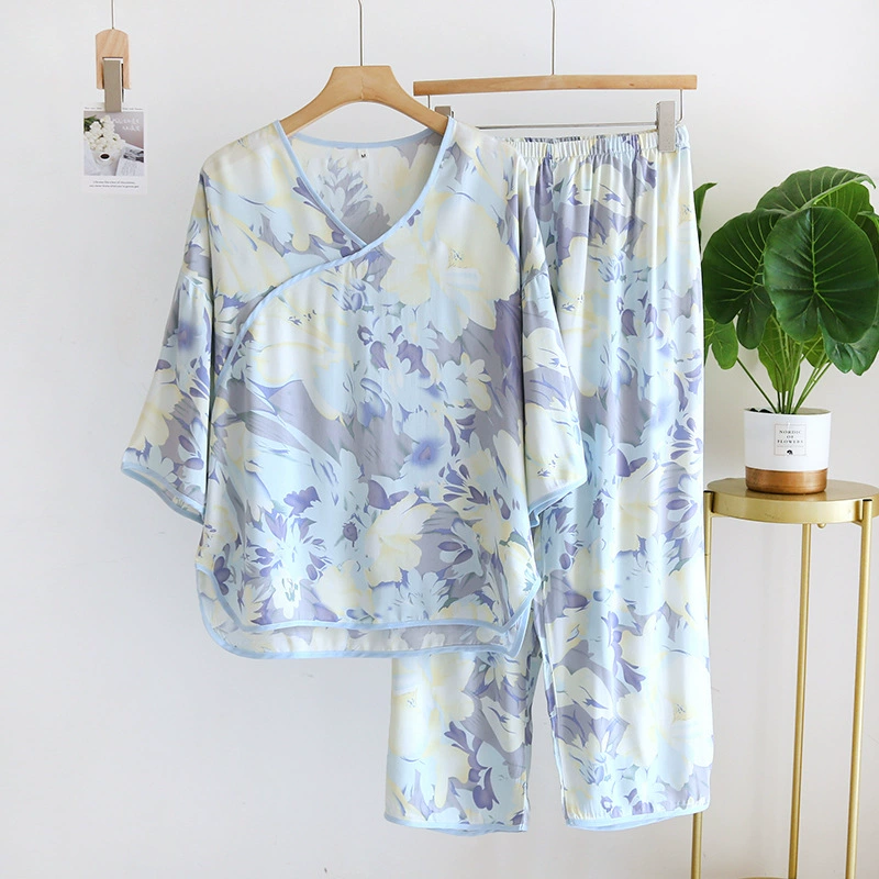 Удобный комплект для отдыха, ретро пиджаама? пижама? - оригинал says "Comfortable set for leisure, retro pijama, floral print, wholesale". Translation: Комфортный комплект для отдыха, ретро пижама, цветочный принт, оптом