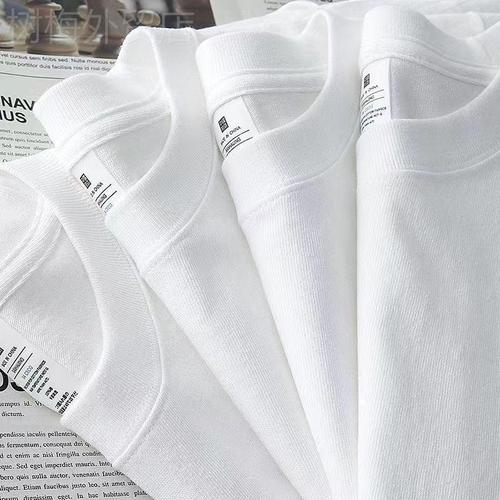 Short-sleeved women's plain white T-shirt