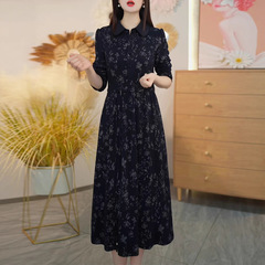2025年春秋新款妈妈碎花遮肉裙子女今年流行爆款POLO领长袖连衣裙