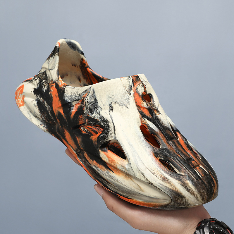 Red camuflado EVA coco agujero zapatos de verano para hombres y mujeres con pantalones de graffiti gruesos zapatos de playa