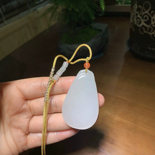 Jin Yutang Xinjiang Hetian Jade Exquisite and Safe Brand Sheet White Ice Base Ice-moist, Exquisite, Full and Thick Workmanship