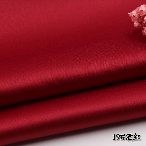 厚手のつや消しサテン生地の高級服のウェディングドレス|undefined