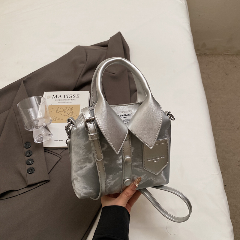 新款水桶包女包2025春季个性创意衣服造型单肩包女流行通勤手提包|undefined