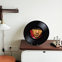 创意黑胶唱片桌面时钟摆件摆台式座钟钟表现代简约高级感静音来图