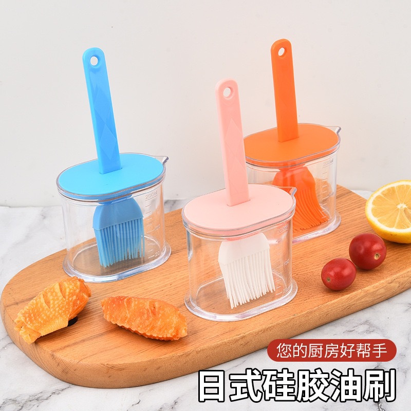Silicone heat-resistant plastic oil dispenser