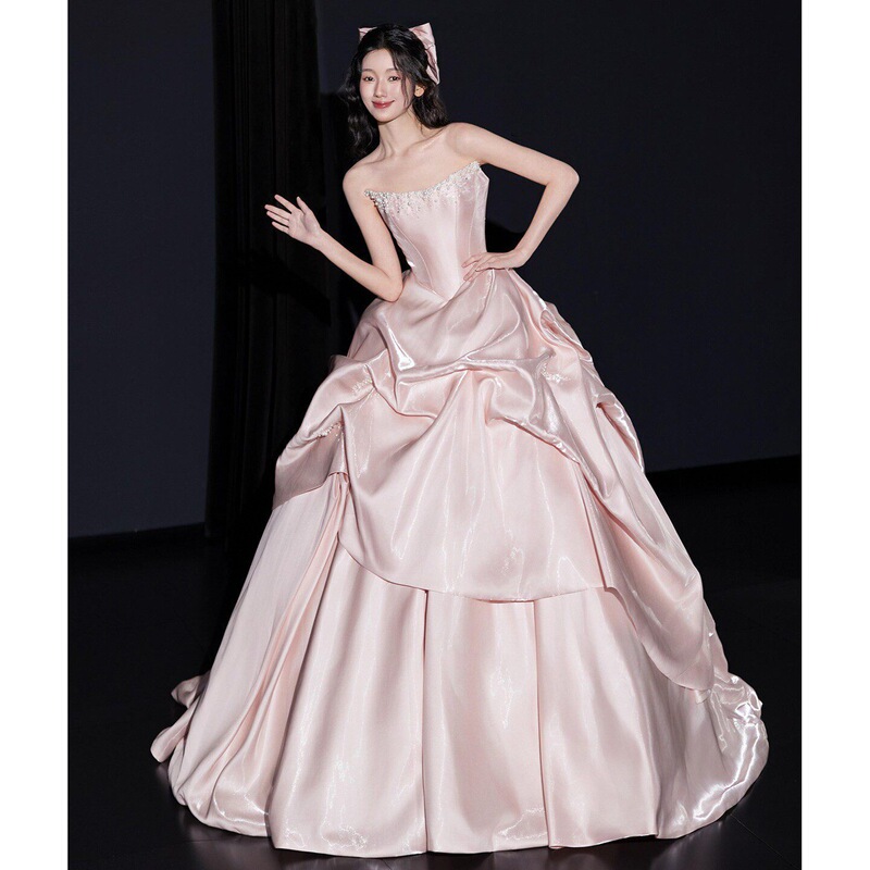 Princess-Style Evening Gown with a High-End Satin Finish, Suitable for Adult Ceremonies, Art Exams, Solo Performances, and Featuring a Strapless Design That Enhances Slimness and Elegance Princess-Style Evening Gown with a High-End Satin Finish, Suitable for Adult Ceremonies, Art Exams, Solo Performances, and Featuring a Strapless Design That Enhances Slimness and Elegance
