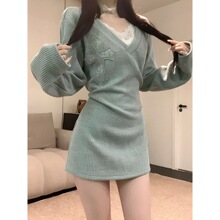 纯欲风甜美设计感十字架烫砖短裙新款复古甜辣显瘦百搭长袖连衣裙