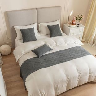European and American Hot Selling Dutch Velvet Ultrasonic Shell Pattern Hotel Homestay Hotel Bed End Towel Bed Flag