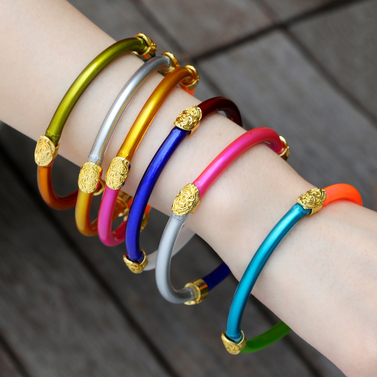 Lady Solid Color Alloy Silica Gel Plating Women's Bangle display picture 2