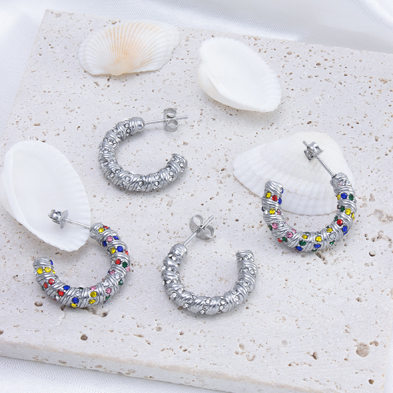 Transfronterizo nuevo acero inoxidable de 18K chapado en oro avanzados pendientes en forma de U europeo y americano estilo ins diamantes incrustados moda Luz de lujo pendientes de las mujeres