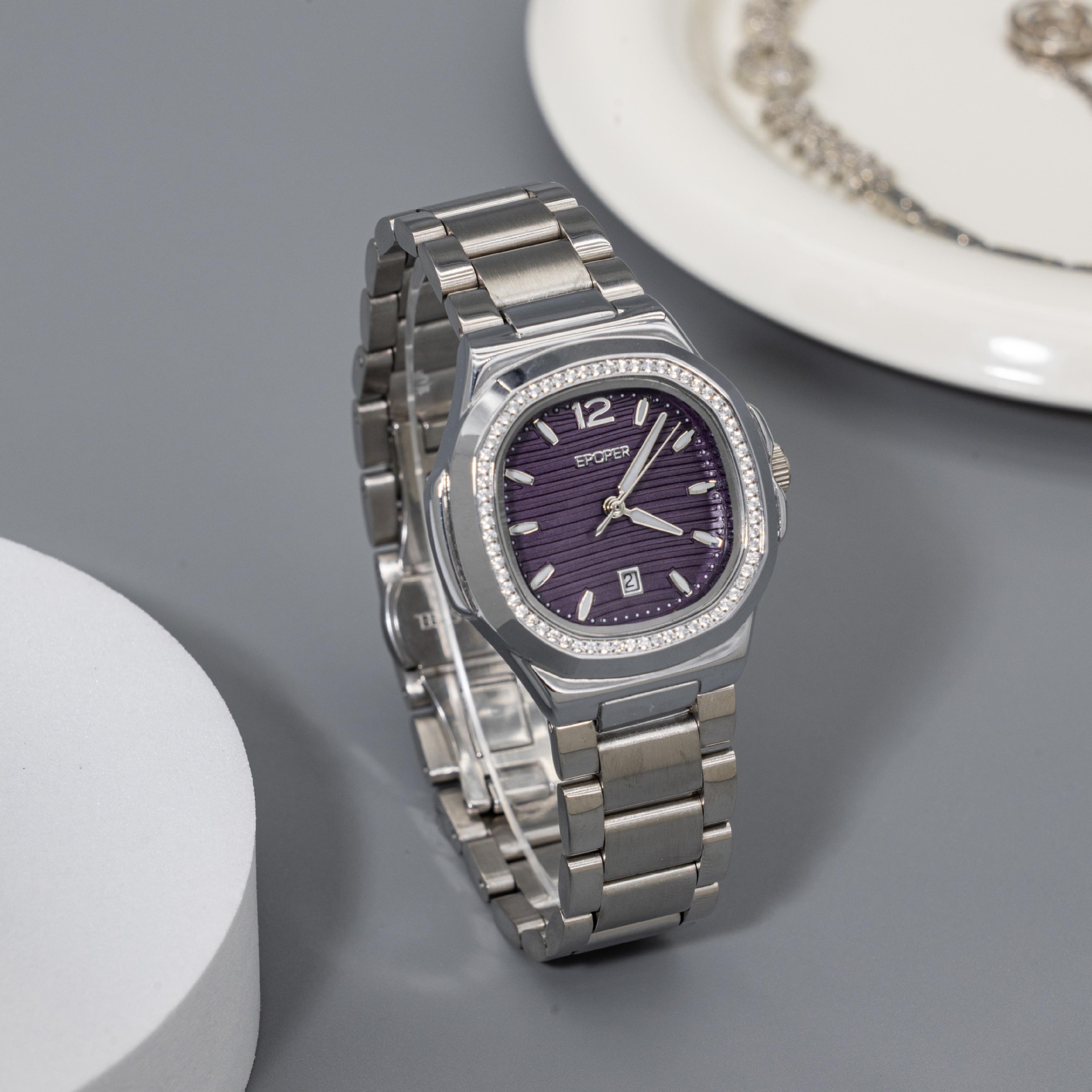 Fashionable High-End Casual Workplace Calendar Luminous Watch for Women, High-End Waterproof Temperament, Versatile Steel Strap Couple Model