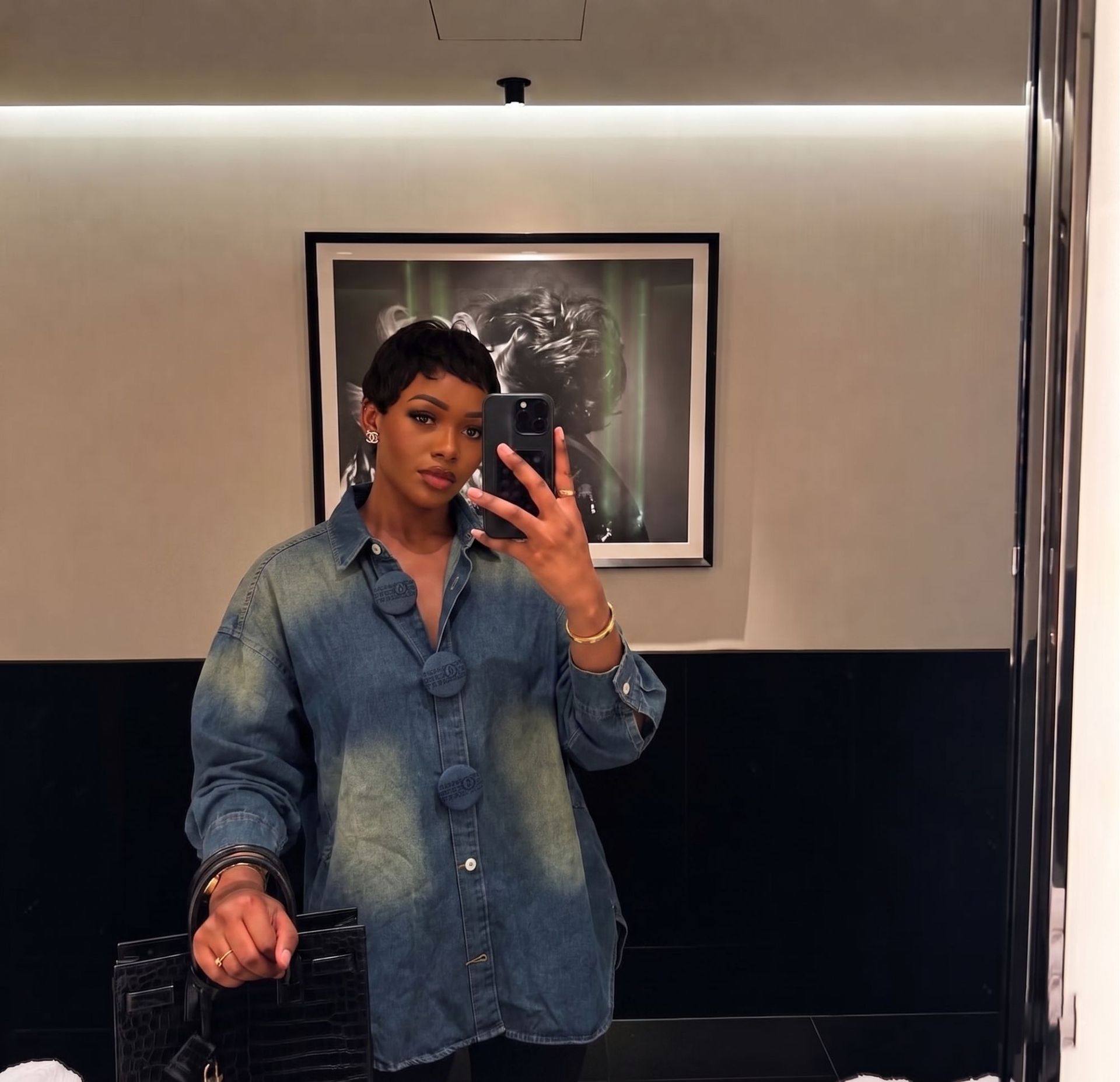 Women's European Style Denim Shirt Autumn Winter Loose Fit Long Sleeves Large Buttons Retro Gradient Wash Lapel Design Top_ecoleips.com