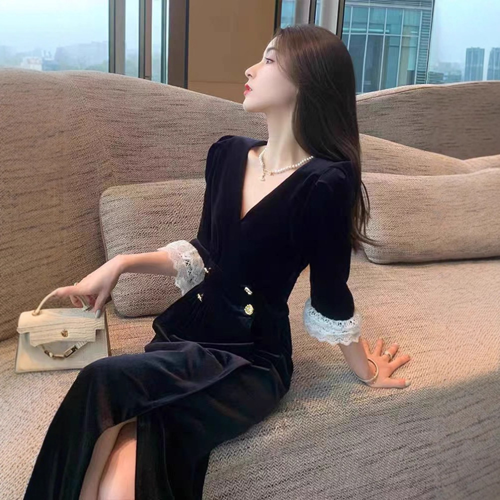 法式小香风黑色V领丝绒连衣裙子女2025早秋新款名媛气质收腰长裙