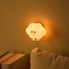 星の月の雲のシリカゲルの小夜灯は明かりをたたいて電気スタンドを充電します。