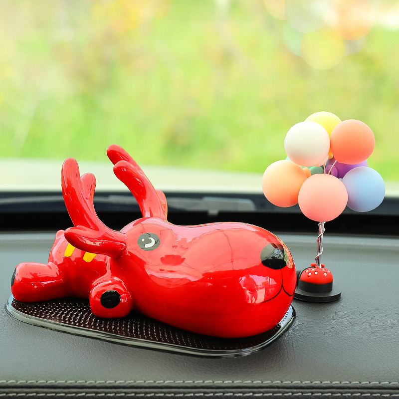 Pequeños adornos de coche de celebridades de Internet, dibujos animados creativos, cervo de cerámica lindo, consola central de coche, productos de decoración de globos de confesión