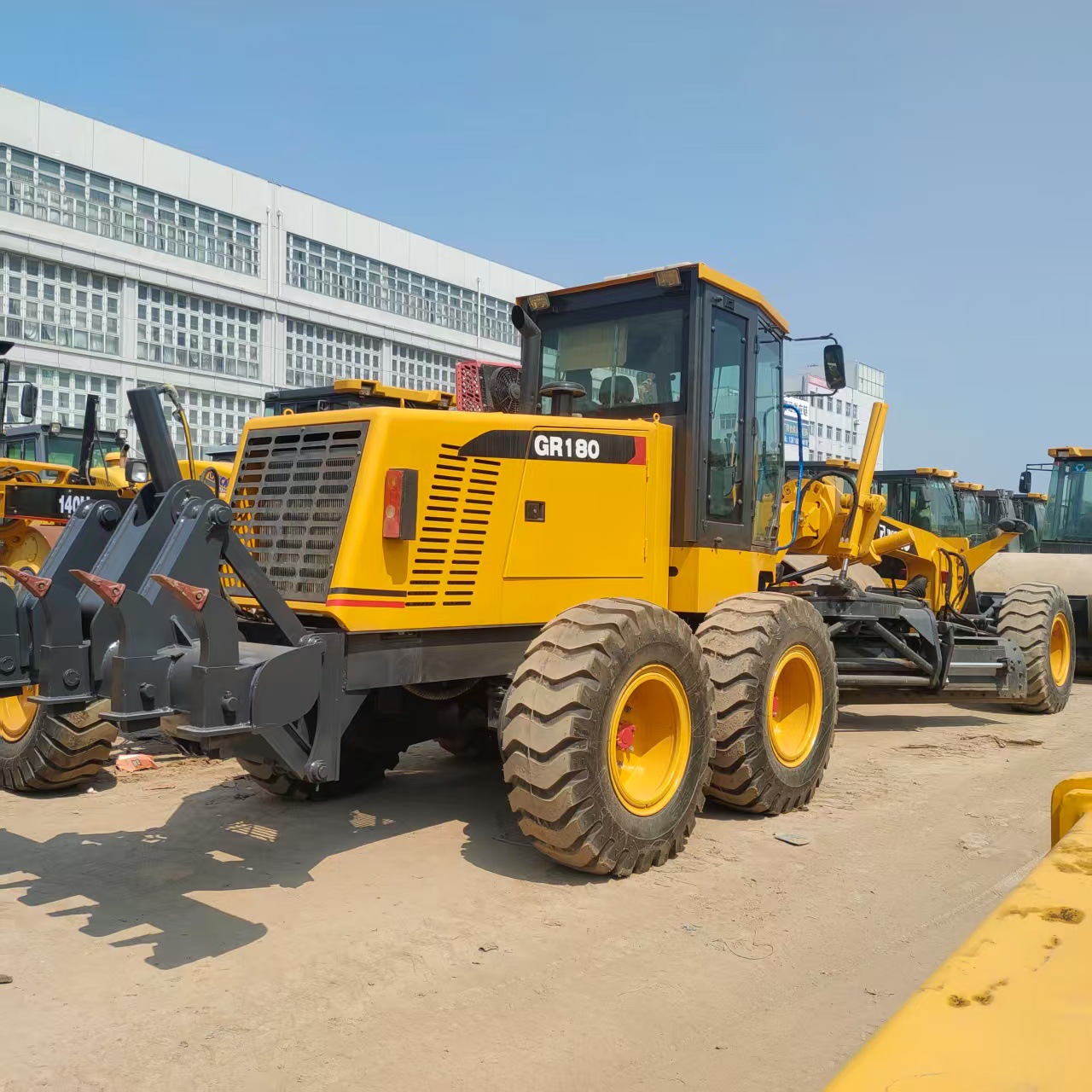 徐工XCMG平地机GR215GR180外贸直销工程机械卡特刮平机