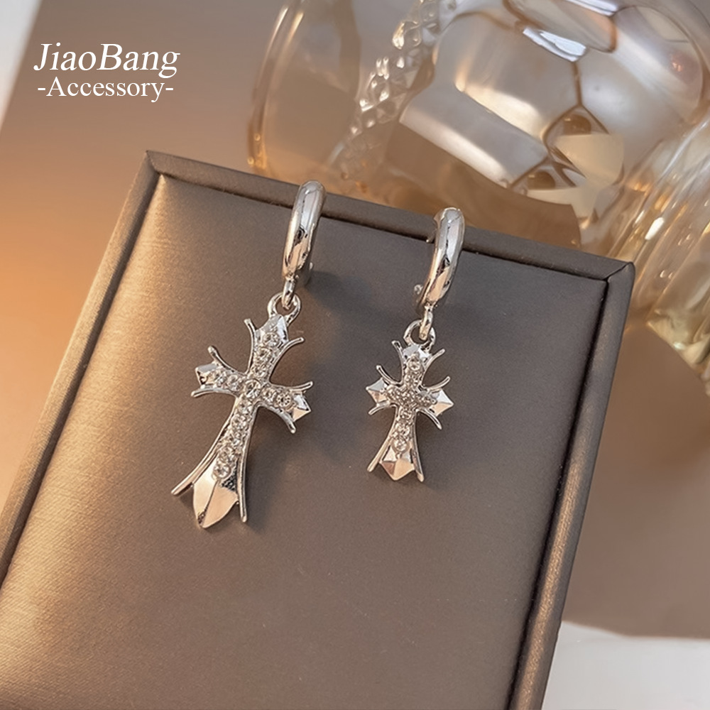 Pendientes cruzados con aguja de plata y diamantes AB Diseño de nicho Pendientes de viento frío Moda europea y americana Pendientes de alta gama Mujeres