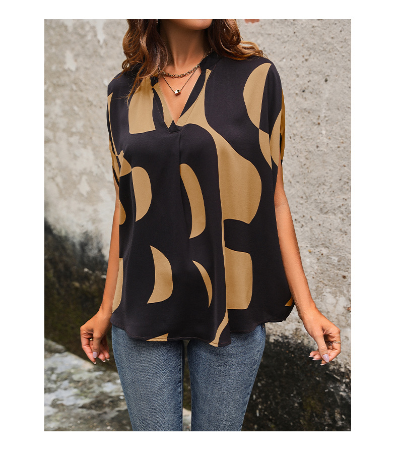 Printed Short-sleeved Pullover V-neck shirt_voghion.com