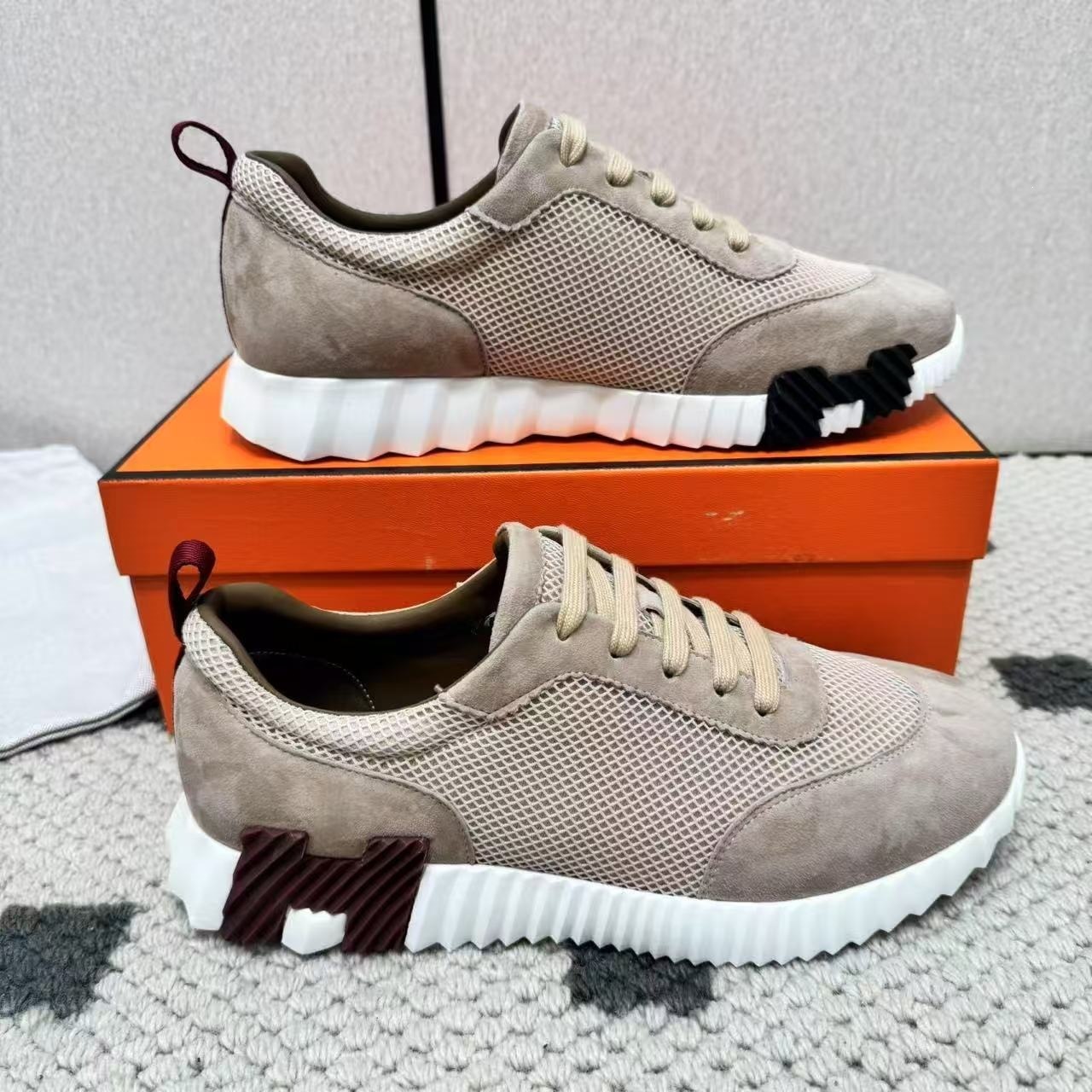 26 / 35