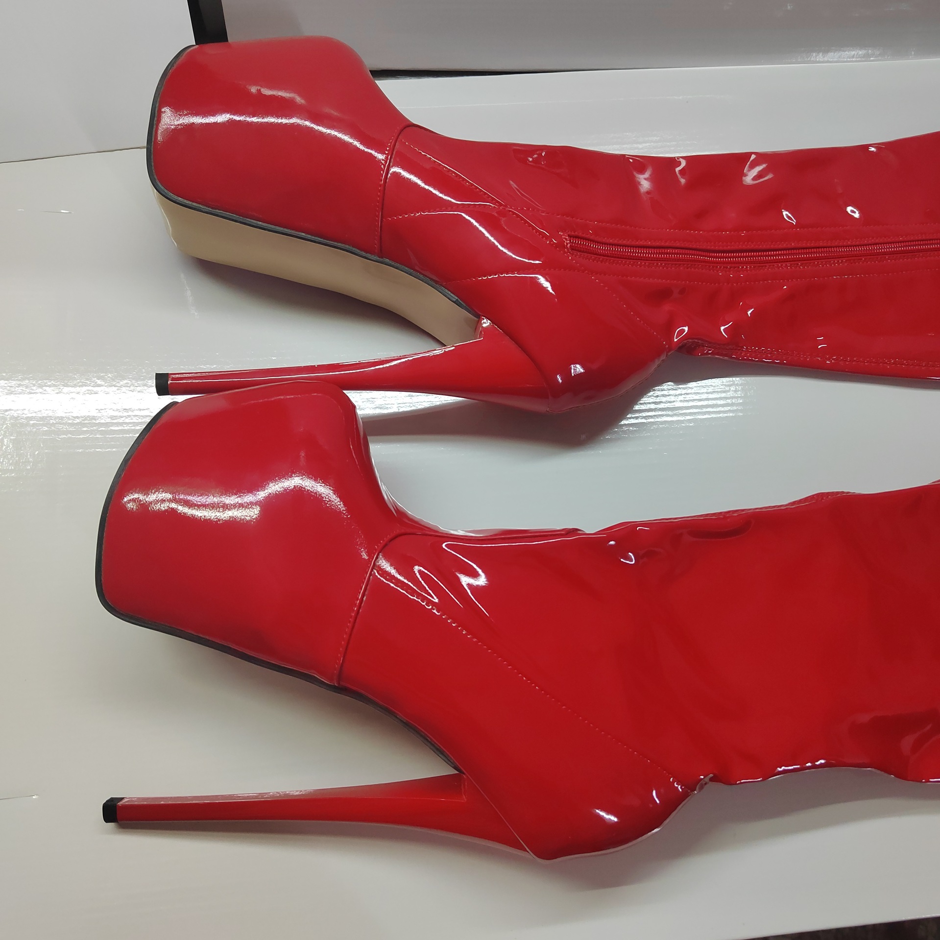 Boot nữ cổ thấp gót nhọn kim loại phong cách Âu Mỹ — 19cm gót nhọn da sáng chế đỏ chi tiết 22