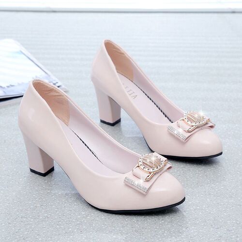 Women's Versatile Work High Heels with Thick and Medium Heels, Spring and Autumn, Bowknot Embellished Patent Leather Nude Color Women's Water Drill Single Leather Shoes