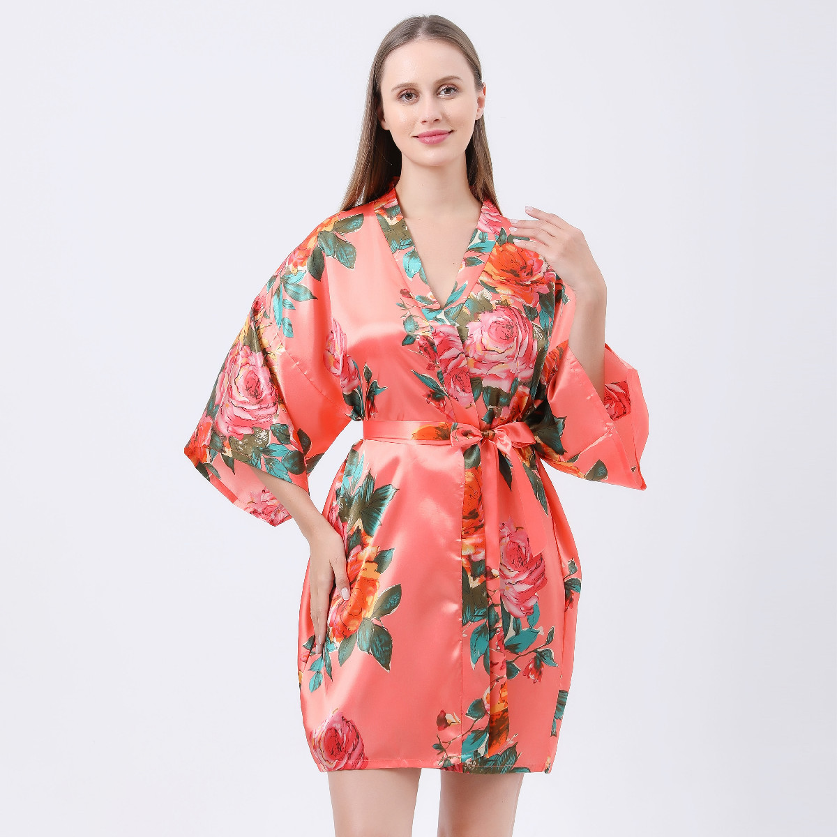 Camisón de la boda dorado peonía pintado a mano de seda artificial Novia vestido de maquillaje de la boda Vestido de la mañana comercio exterior