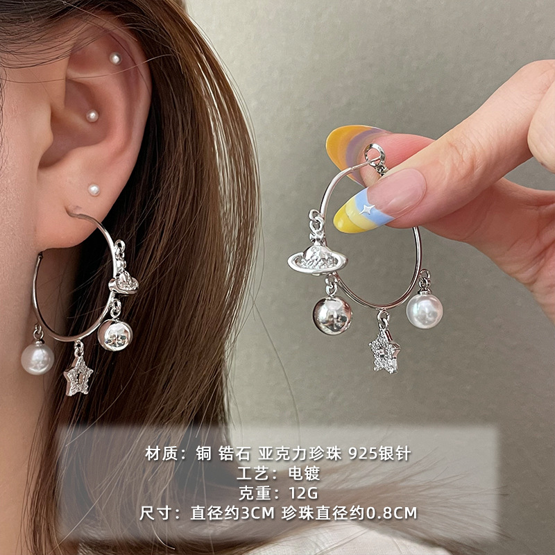 2025 nuevo estilo verano de moda anillo plateado círculo negro círculo fino temperamento europeo y americano aretes dorados de todo fósforo