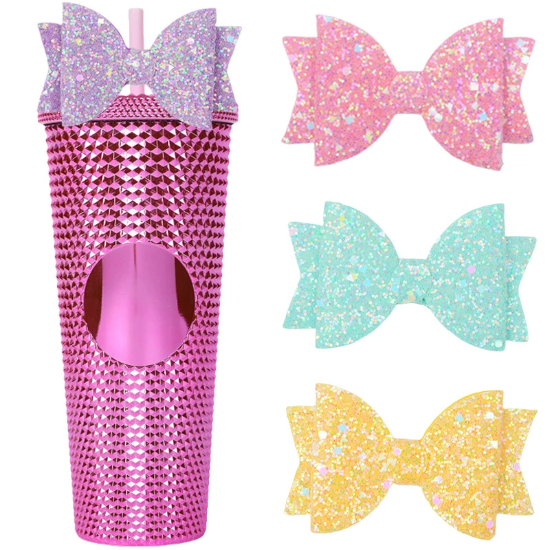 Оптовая продажа креативных, популярных в международных рынках, блестящих стразовых кружек для воды с подвесной трубочкой, декоративными резинками и бантиками.