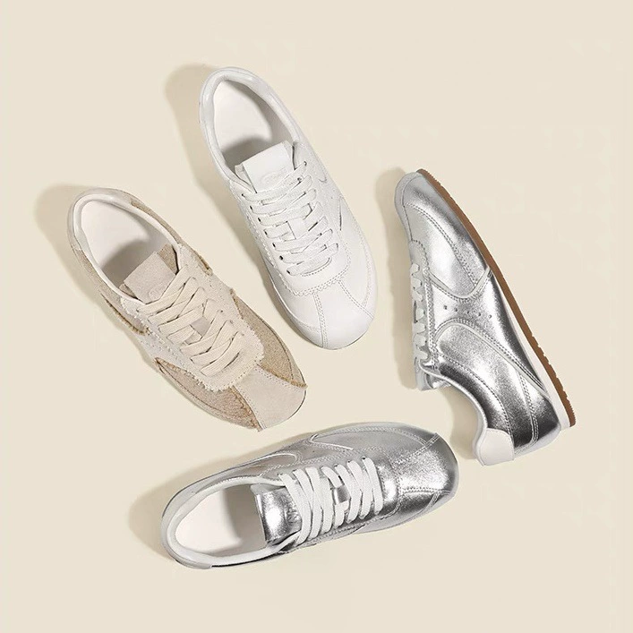 Ретро серебряная плоская обувь повседневная морали женская 2025 новая мягкая подошва балета стиль дикая круглая голова арганда обувь доска