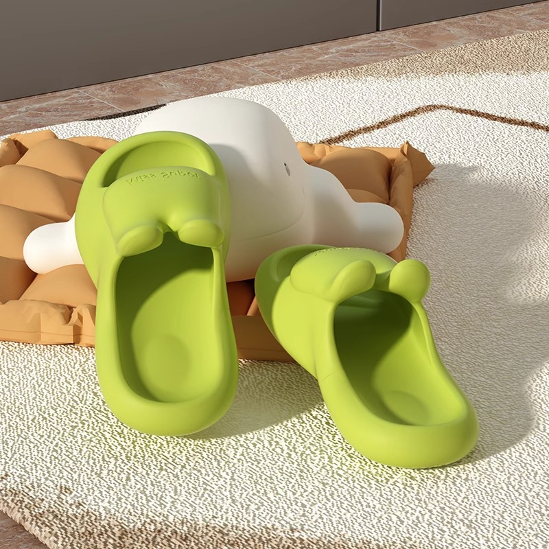 버터플라이 옐로우 (똥을 밟은 듯한 느낌의 EVA 소재로 가볍고 편안하며 미끄러지지 않음)