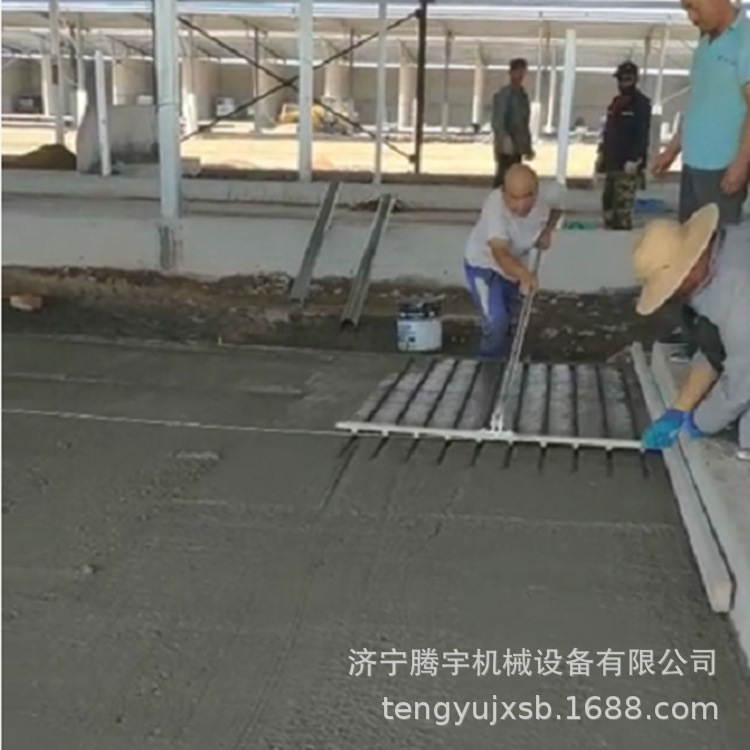 现浇混泥土拉槽机 铝合金实心拉纹器 牛棚地面拉槽器