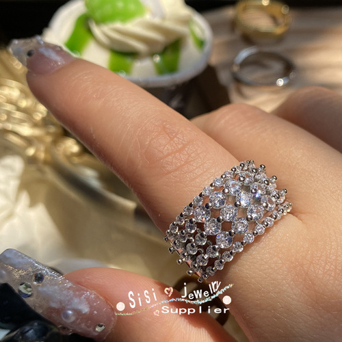 Sisi Hong Kong style live broadcast ring plated 18K small diamonds and stars, bright micro-paved zircon ring for women