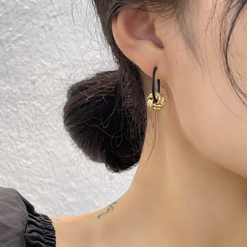 Black geometric retro small design earrings