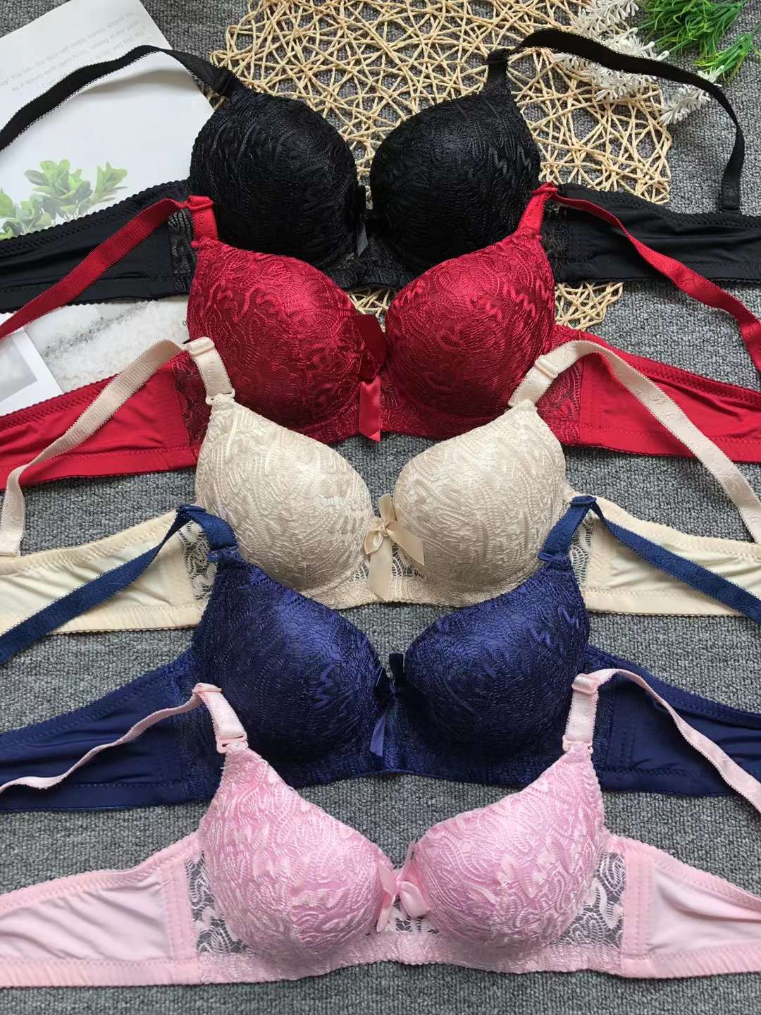 Comercio exterior nuevo exterior europeo y americano ropa interior de las mujeres individuales cómodo con anillo de acero más tamaño sujetador fábrica al por mayor