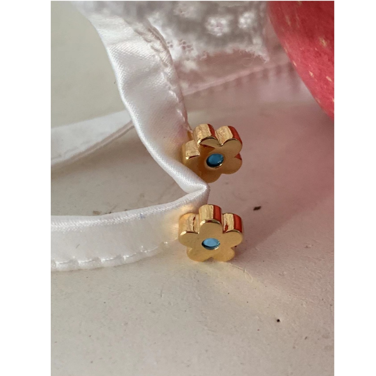 Cute fresh summer fashionable earrings flower-shaped
